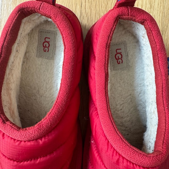 UGG Kids Vibrant Red Slippers - Picture 4 of 7